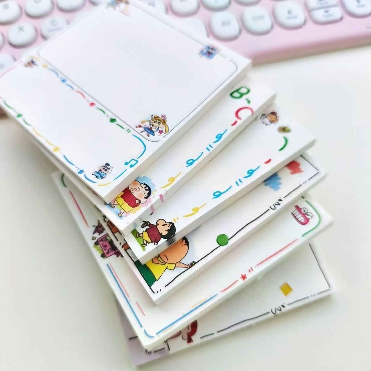 Crayon Shin-chan Quadratische  – Sticky Note Cube Bewertung und Preis